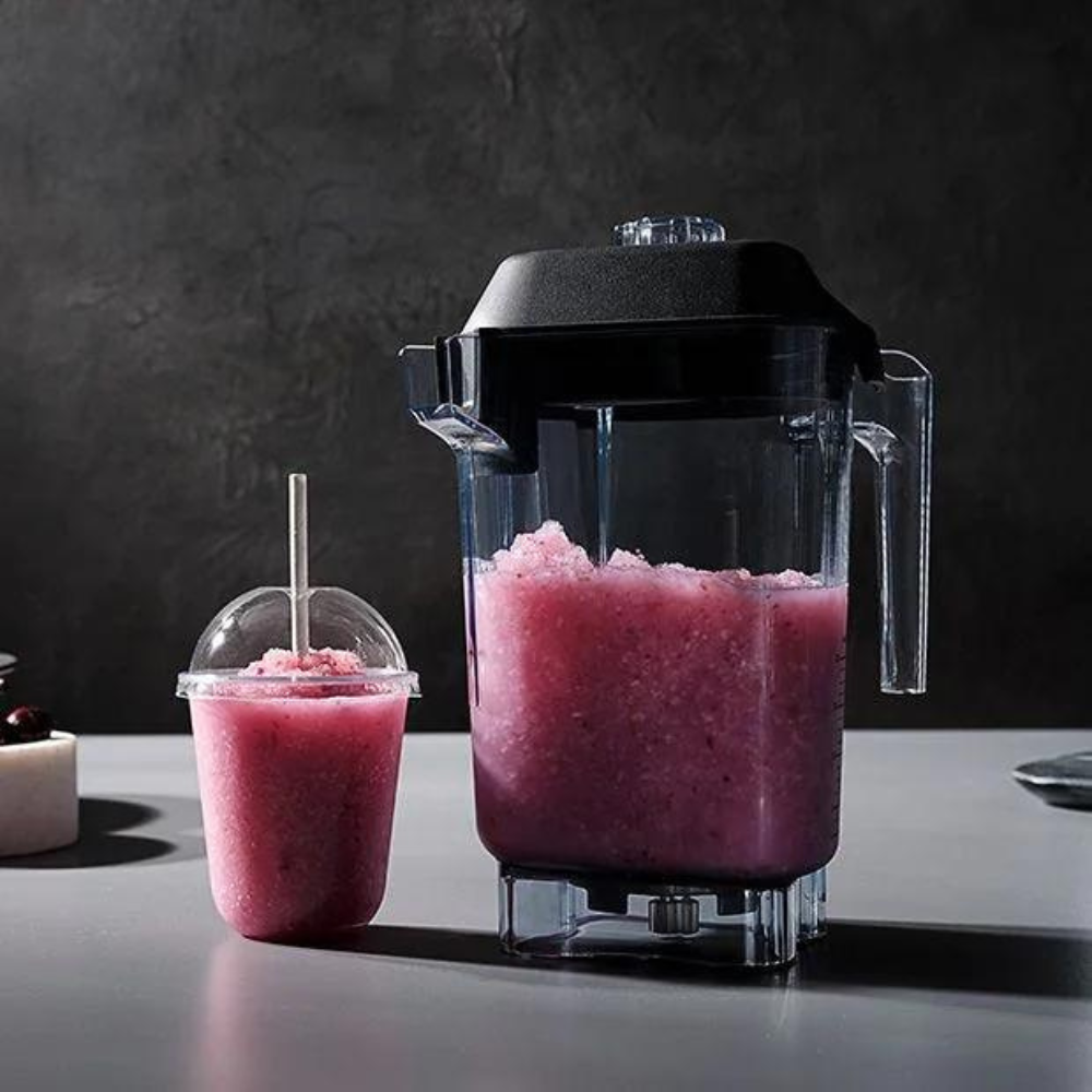 015978 - Vaso Advance de 48 oz. / 1.4 L. para licuadora Vitamix. Transparente, apilable y resistente a impactos, completo con conjunto de cuchillas Advance y tapa.