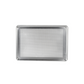 Bandeja para hornear modelo 18-8P-26 , tamaño completo, 18 GA. 18" x 26" aluminio, perforado.